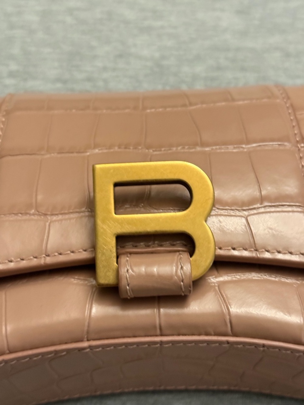 Balenciaga Blush Croc-Embossed B Clutch - Picture 4 of 11